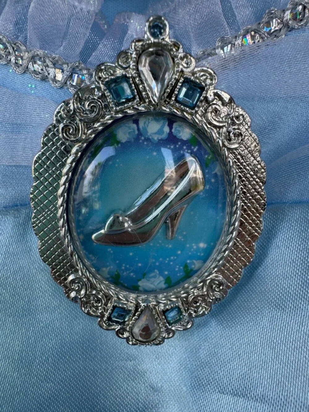 Disney Store Cinderella Princess Costume Dress Size 3 Glass Slipper Brooch
